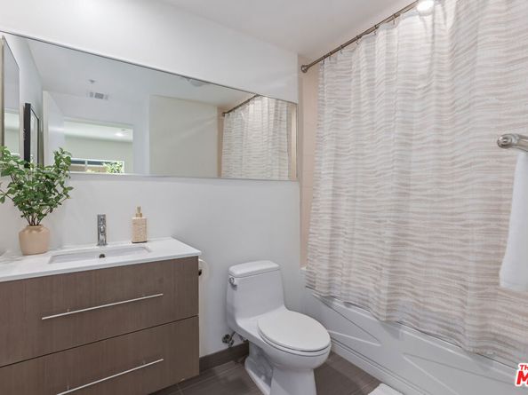 4005 Monroe Street 10, Los Angeles CA 90029
