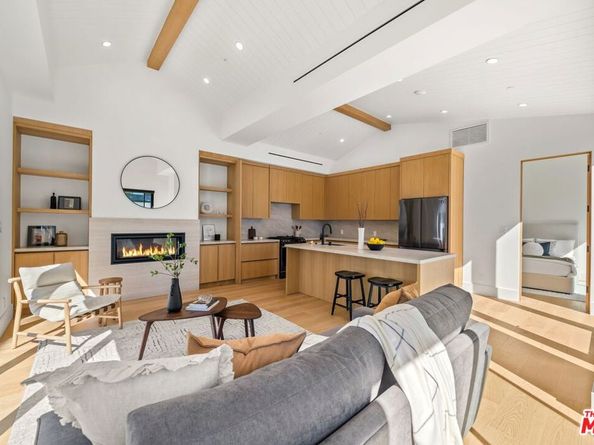 5414 Genesta Avenue, Encino CA 91316