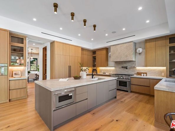 5414 Genesta Avenue, Encino CA 91316