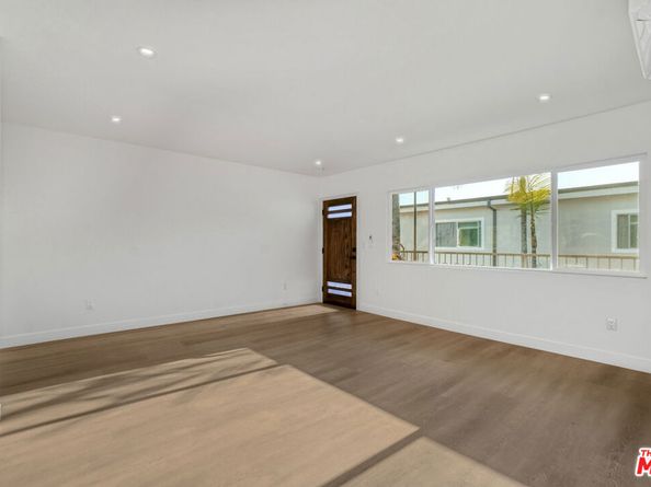 559 Sunset Avenue, Venice CA 90291