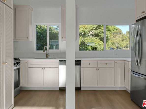 559 Sunset Avenue, Venice CA 90291