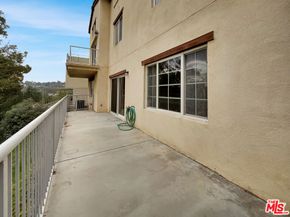 5692 Como Circle 34, Woodland Hills CA 91367