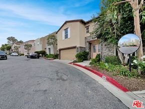 5692 Como Circle 34, Woodland Hills CA 91367