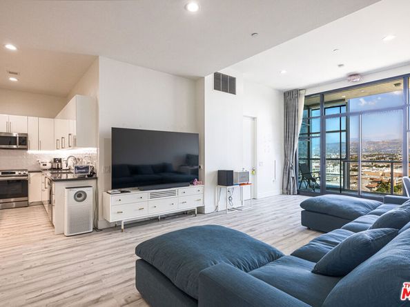 3223 W 6th Street 902, Los Angeles CA 90020