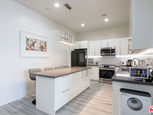 3223 W 6th Street 902, Los Angeles CA 90020