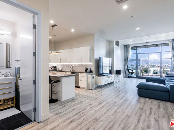 3223 W 6th Street 902, Los Angeles CA 90020