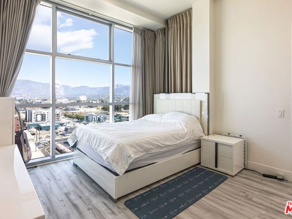 3223 W 6th Street 902, Los Angeles CA 90020