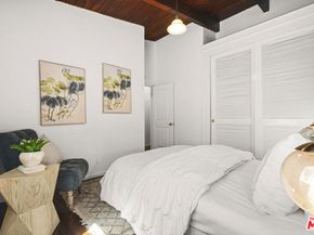 1113 N Beverly Glen Boulevard, Los Angeles CA 90077