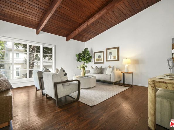 1113 N Beverly Glen Boulevard, Los Angeles CA 90077