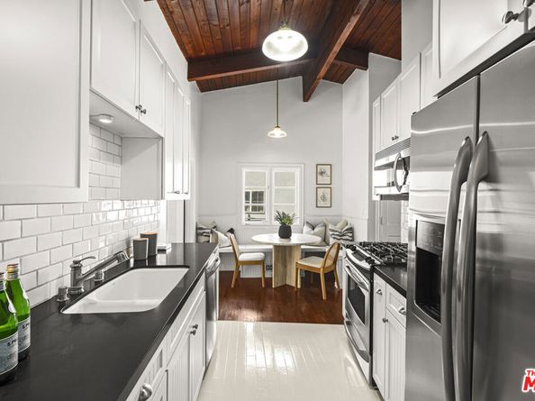 1113 N Beverly Glen Boulevard, Los Angeles CA 90077