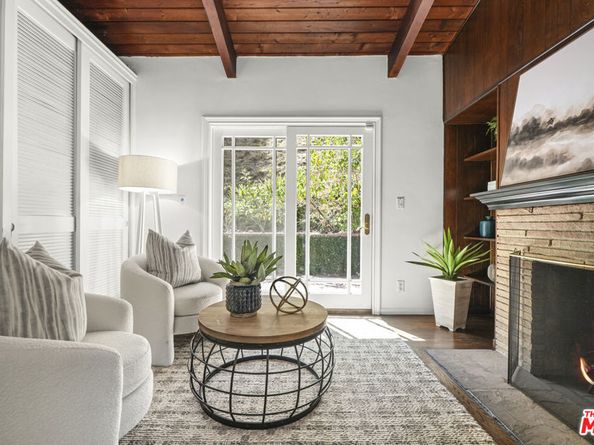 1113 N Beverly Glen Boulevard, Los Angeles CA 90077