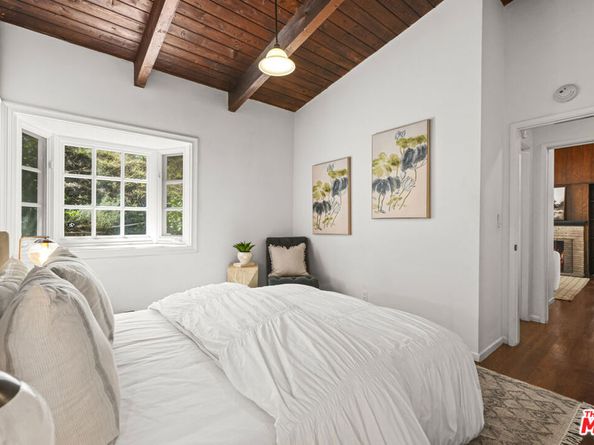 1113 N Beverly Glen Boulevard, Los Angeles CA 90077