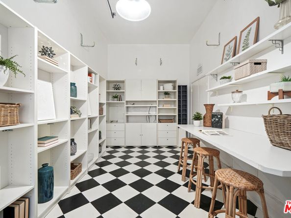 1113 N Beverly Glen Boulevard, Los Angeles CA 90077