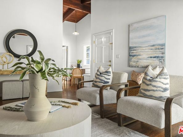 1113 N Beverly Glen Boulevard, Los Angeles CA 90077