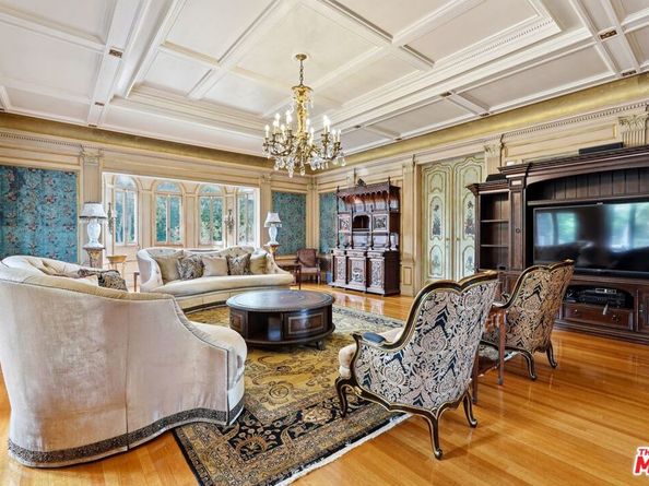 455 Lorraine Boulevard, Los Angeles CA 90020