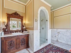 455 Lorraine Boulevard, Los Angeles CA 90020