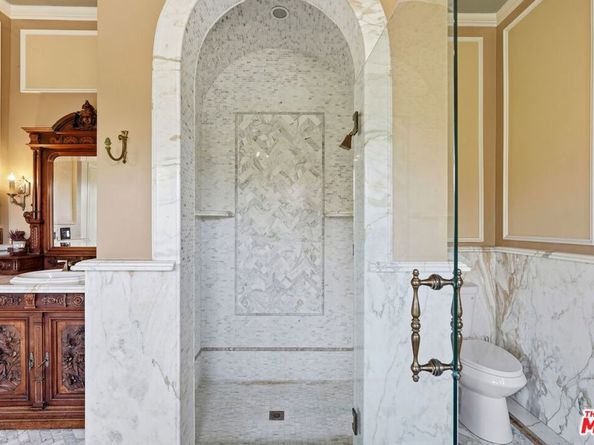 455 Lorraine Boulevard, Los Angeles CA 90020