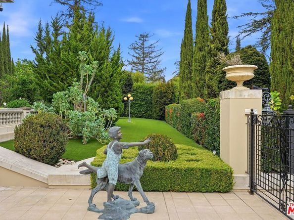 455 Lorraine Boulevard, Los Angeles CA 90020