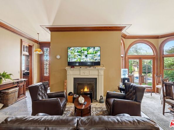 455 Lorraine Boulevard, Los Angeles CA 90020