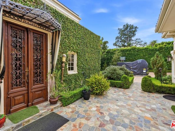 455 Lorraine Boulevard, Los Angeles CA 90020