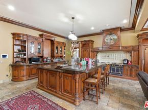 455 Lorraine Boulevard, Los Angeles CA 90020