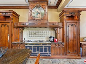 455 Lorraine Boulevard, Los Angeles CA 90020