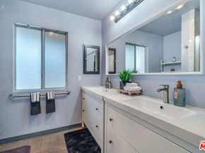 8121 Canby Avenue 4, Reseda CA 91335