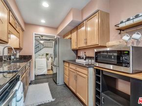 8121 Canby Avenue 4, Reseda CA 91335