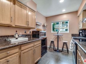 8121 Canby Avenue 4, Reseda CA 91335