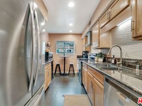 8121 Canby Avenue 4, Reseda CA 91335