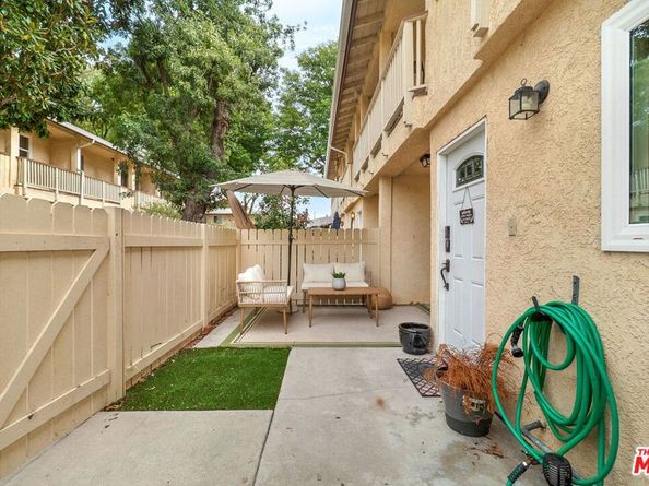 8121 Canby Avenue 4, Reseda CA 91335