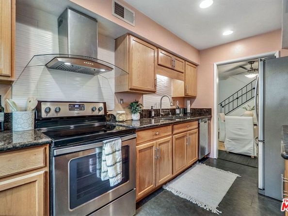 8121 Canby Avenue 4, Reseda CA 91335