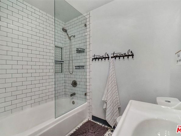 8121 Canby Avenue 4, Reseda CA 91335