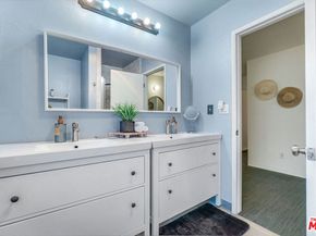 8121 Canby Avenue 4, Reseda CA 91335