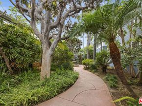 1137 26th Street D, Santa Monica CA 90403