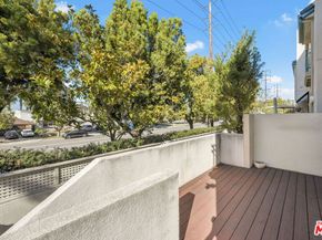 6701 Hannum Avenue, Culver City CA 90230