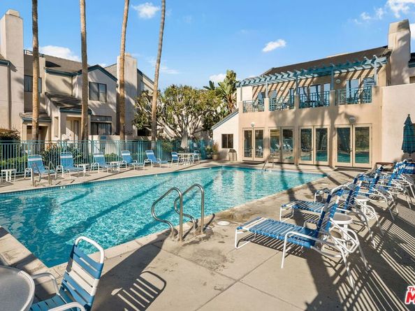 6701 Hannum Avenue, Culver City CA 90230