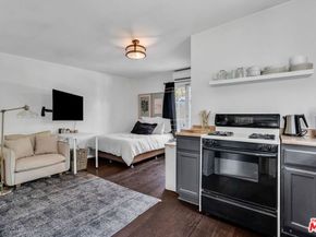 911 S Victoria Avenue, Los Angeles CA 90019