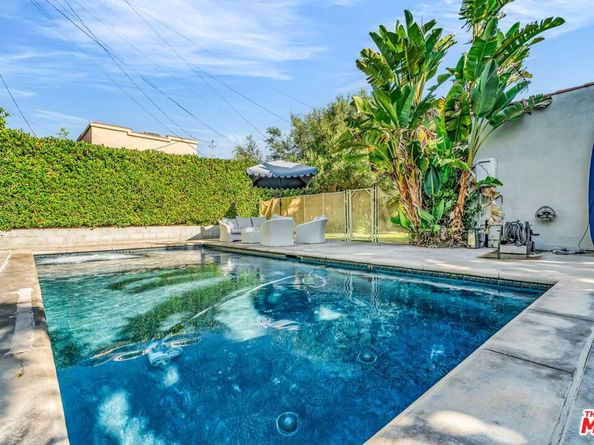 911 S Victoria Avenue, Los Angeles CA 90019