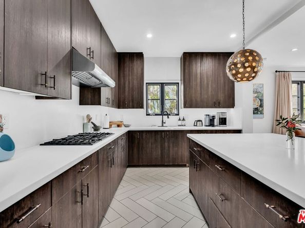 911 S Victoria Avenue, Los Angeles CA 90019