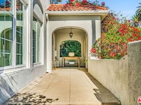 911 S Victoria Avenue, Los Angeles CA 90019