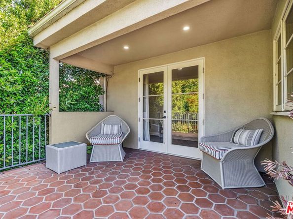 911 S Victoria Avenue, Los Angeles CA 90019