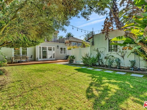 911 S Victoria Avenue, Los Angeles CA 90019