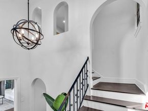 911 S Victoria Avenue, Los Angeles CA 90019