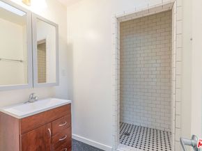 855 Sunset Avenue, Venice CA 90291