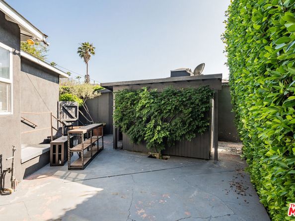 855 Sunset Avenue, Venice CA 90291