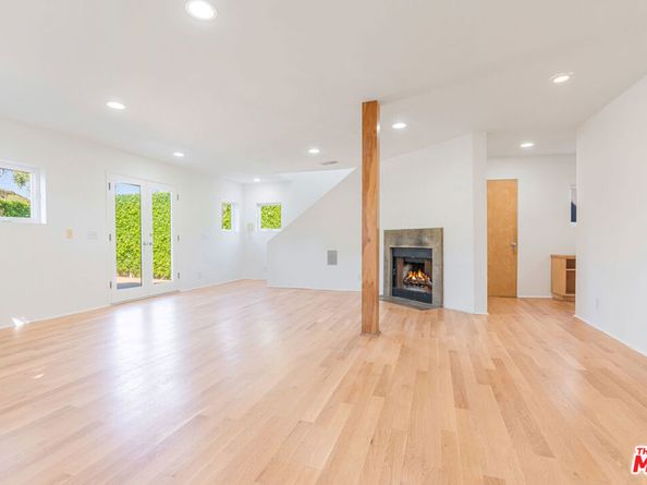 855 Sunset Avenue, Venice CA 90291