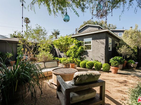 855 Sunset Avenue, Venice CA 90291