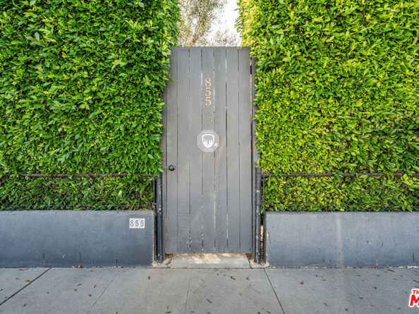 855 Sunset Avenue, Venice CA 90291