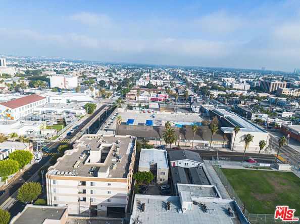 735 Locust Avenue, Long Beach CA 90813